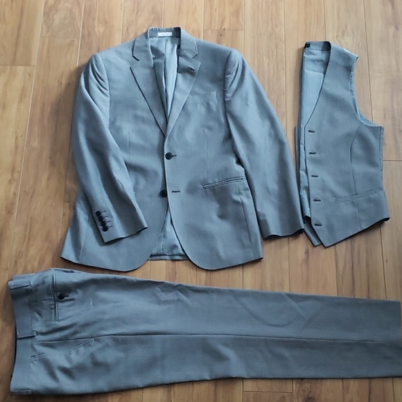 jf j.ferrar Other - JF J. Ferrar Worsted Wool 3-Piece Suit